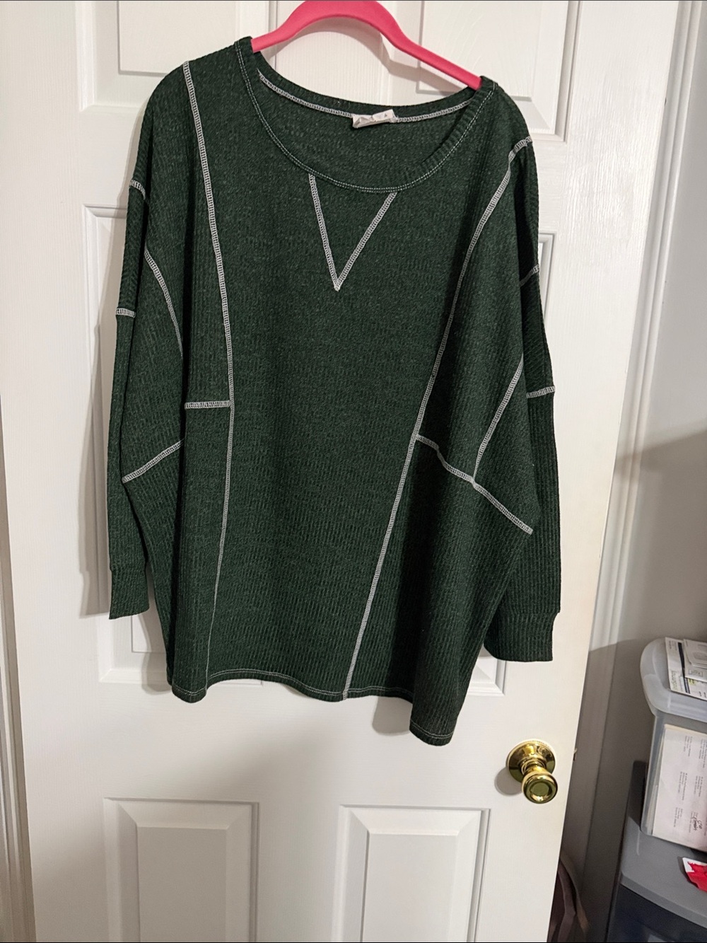 ANDREE BY UNIT Dark Green Crewneck Sweater with Contrast Stitch